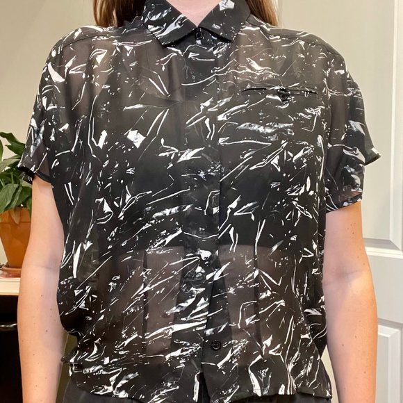 Factory by Erik Hart Sheer High-Low Button Up Short Sleeved Collared Shirt - Picture 2 of 6